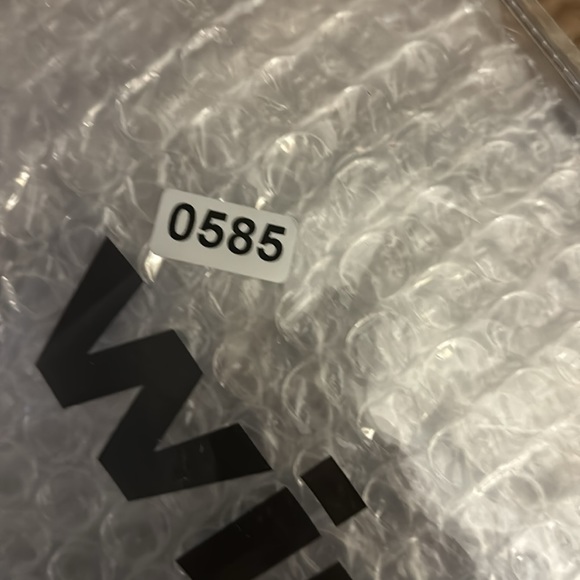 Transparent Wine Skin - Picture 5 of 5